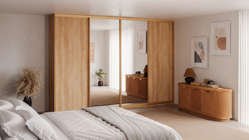 Projekt szafy przesuwnej, czterodrzwiowej, sypialnia, szafa z dwoma skrzydłami lustra, dwa skrzydła drewno, szafy wnękowe na wymiar